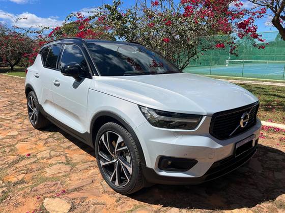 VOLVO XC40 1.5 T5 RECHARGE R-DESIGN GEARTRONIC